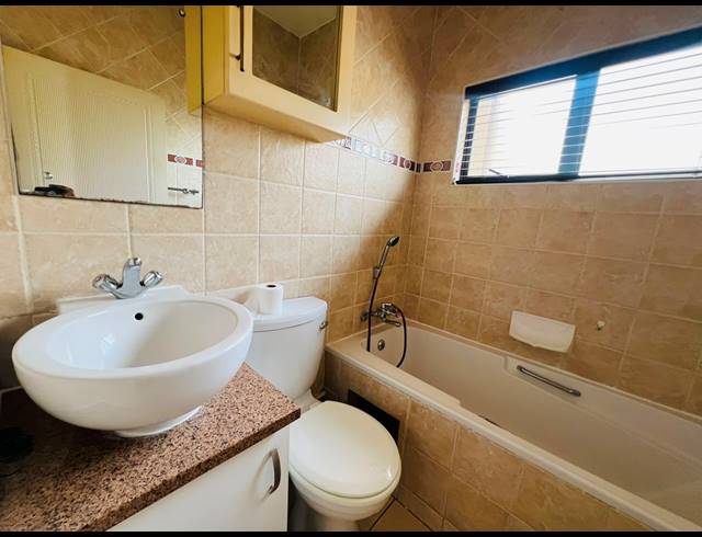 3 BEDROOM APARTMENT FOR SALE IN PALMIET